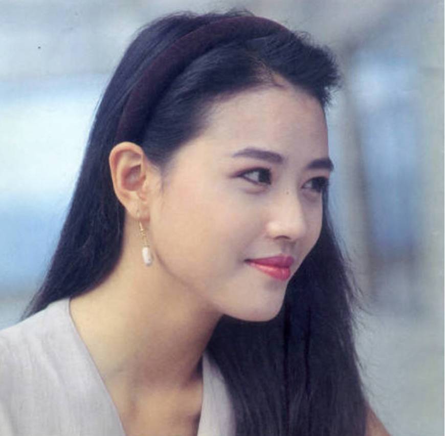 港產片女神 周海媚曾是TVB的當家花旦之一。