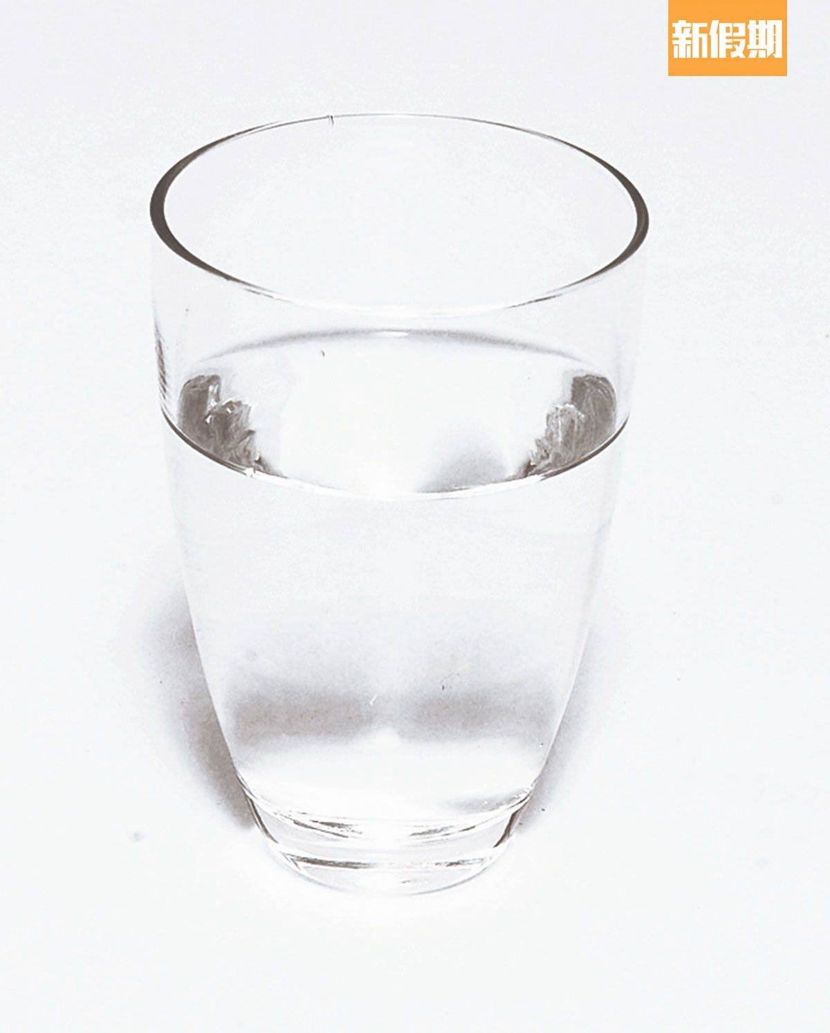 蘇民峰 催旺人緣化是非的，可以在東北桃花位放1杯水。