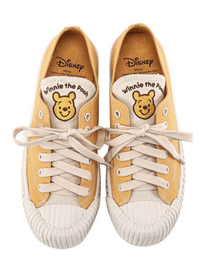 迪士尼 鞋底印有迪士尼Disney Logo。