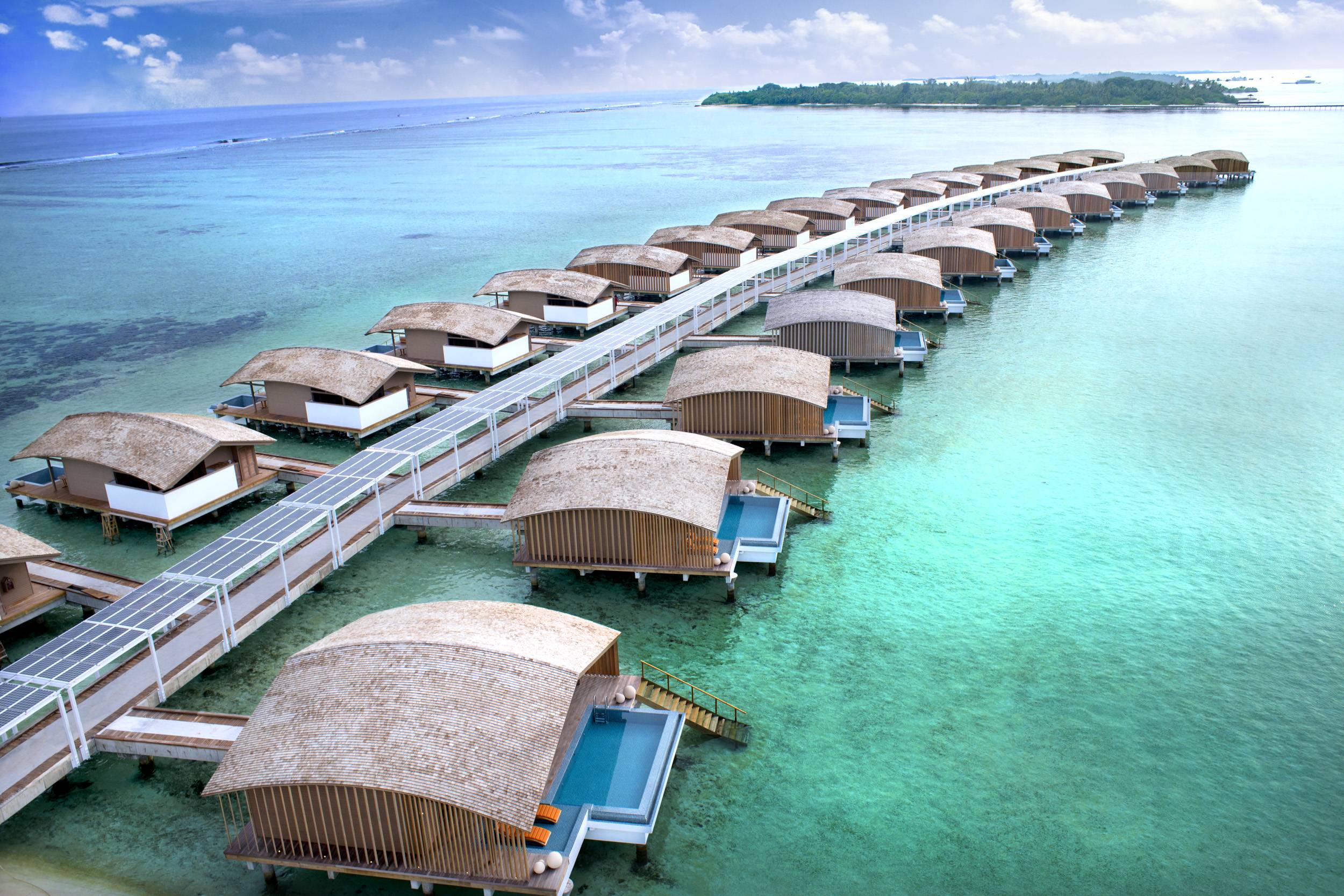 馬爾代夫 馬爾代夫每年吸引大量外國遊客到訪，優美天然風景被喻為「度假天堂」。