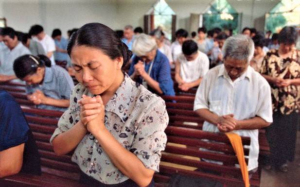 ZOOM 因武漢肺炎疫情問題，一眾信徒決定以ZOOM進行復活節禮拜。
