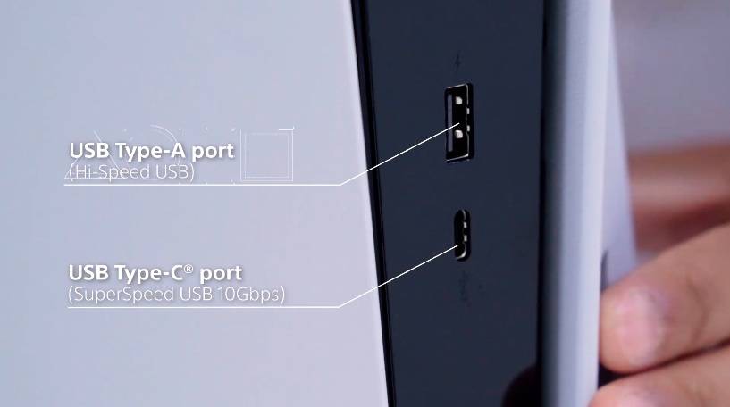 PS5（PlayStation 5）主機 正面就有USB Type-C連接埠和支援Hi-Speed USB的Type-A連接埠