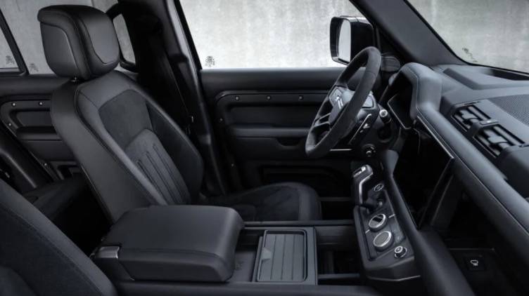 Land Rover Defender V8 絨面真皮座椅、Alcantara軚盤