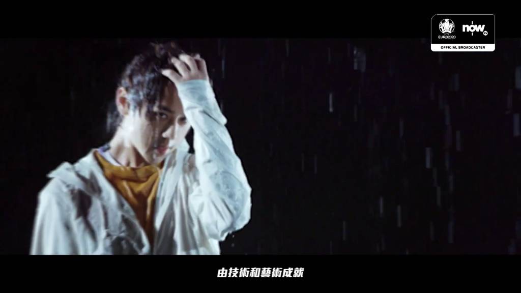 mirror 歌曲MV更有成員在水簾中鏡頭，姜濤等人都有濕身演出。