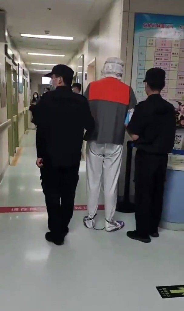 內地日前瘋傳一條短片，疑似吳亦凡現身性病醫院。（圖片來源：微博）