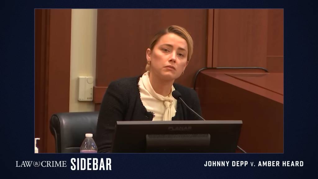Johnny Depp官司 對於AH經常望向陪審團感到反感