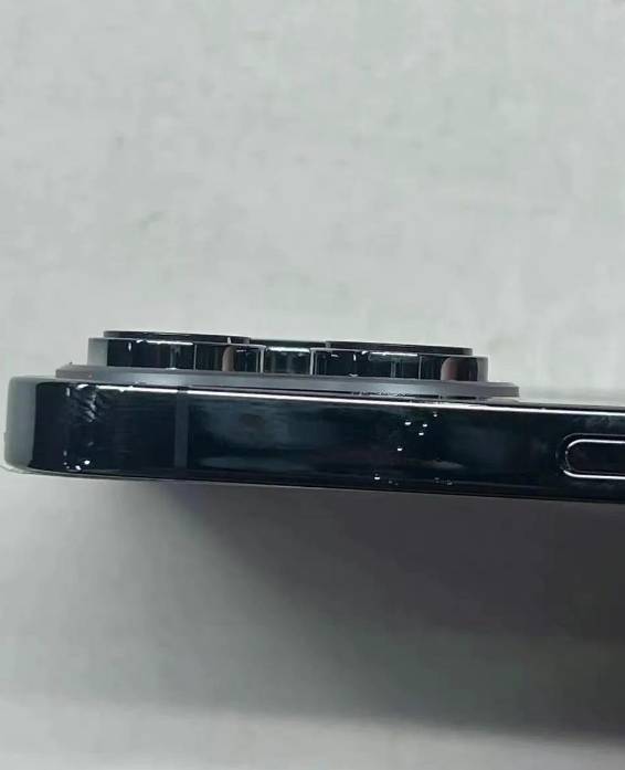 iPhone 鏡頭所凸起嘅部分達到4.17 mm。