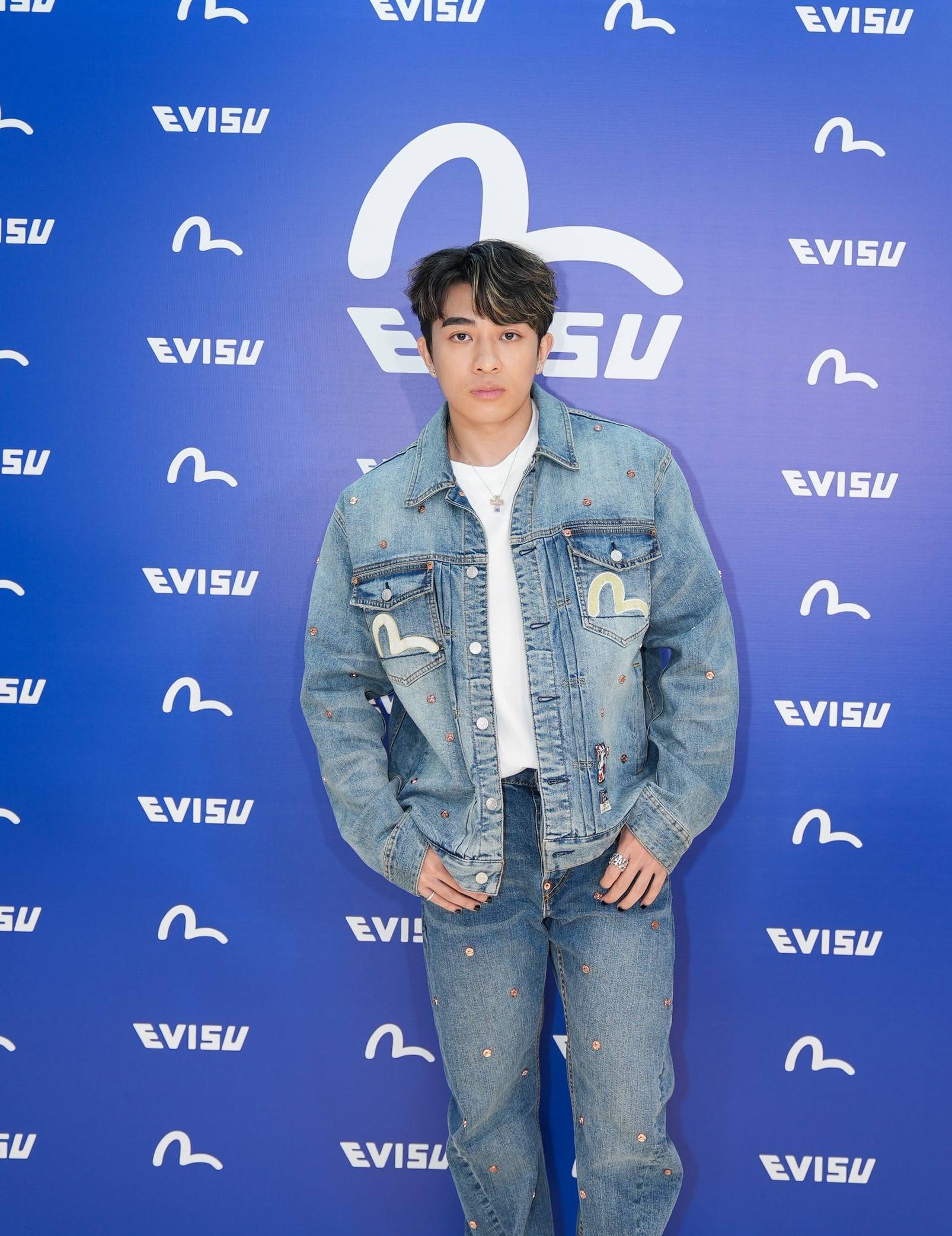 tyson yoshi Tyson Yoshi日前出席了着名牛仔裤品牌EVISU的新店开幕活动（图片来源：大会提供）
