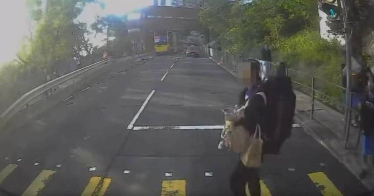 13歲女學生過馬路被士撞飛 車cam片段曝光經過 網民：已email女生學校