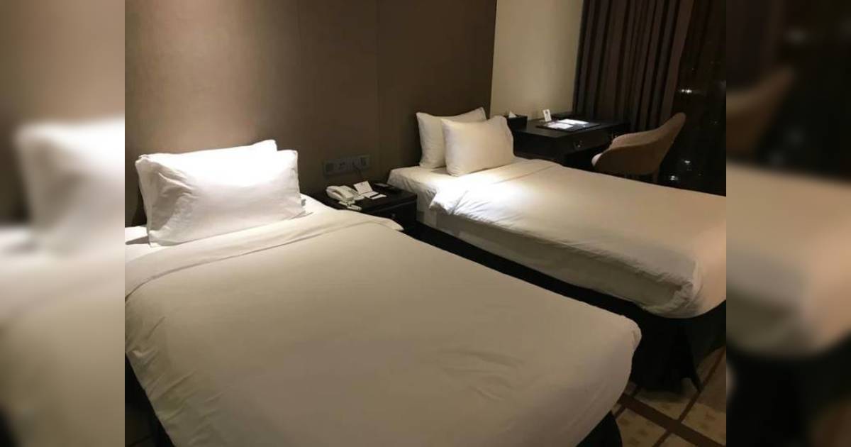 台中酒店訂大床變雙床房 竟放警告「睡另一張要加錢」網民：好孤寒