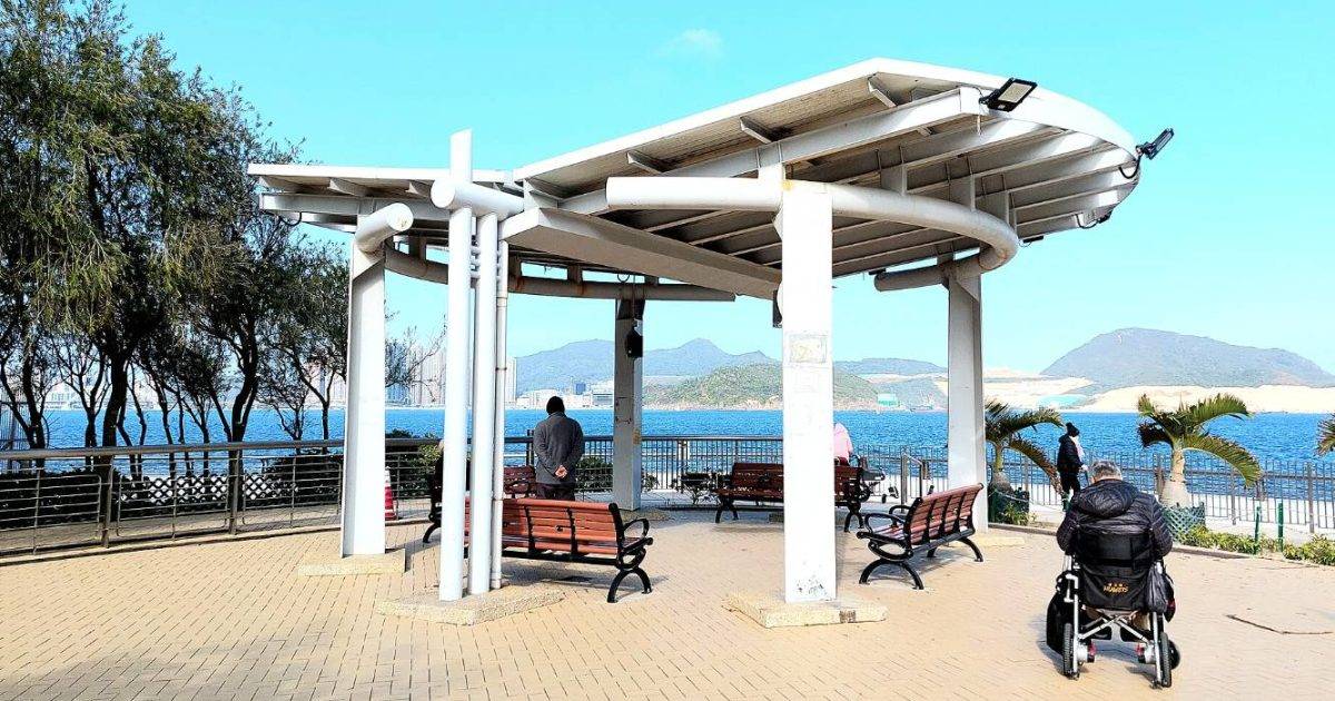 珍惜生命｜柴灣18歲凌晨激動跳海命懸一線 女友人1舉動救人 結局惹網民熱議 附跳海原因