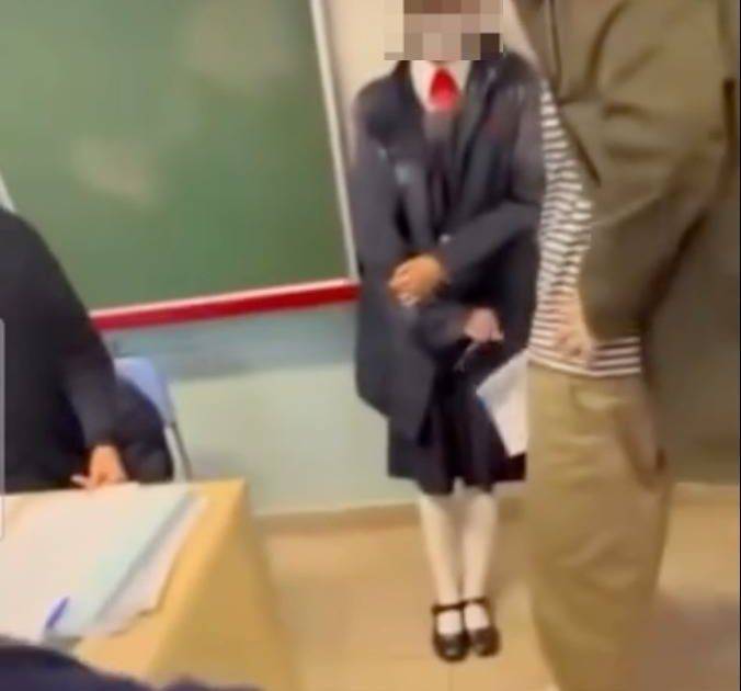 名校疑似霸凌影片瘋傳 女生滿身粉筆痕無助抽泣 爆料者揭內情 網民心寒怒轟！