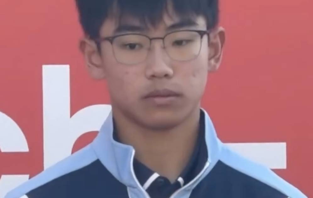 亞運｜18歲港將黃梓豪奪金呆滯厭世臉爆紅 官方解謎團 網民爆笑：最真實感言