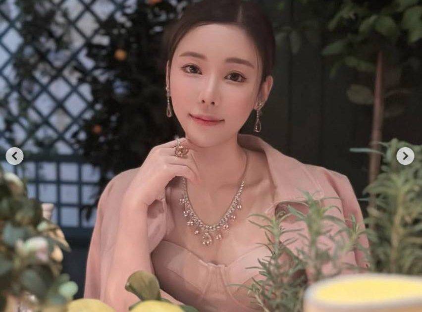 蔡天鳳案｜蔡母看亡女影片哭崩痛斥鄺家 前家姑教仔女講蔡天鳳壞話 蔡父眼泛淚光
