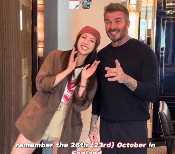 蔡思貝狂摸碧咸暈晒浪 講錯1事引關注 客串《功夫女足》自吹救全場 網民熱議：真係姣得自然